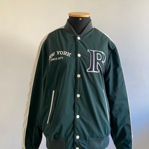 jaqueta bomber zara college verde m 150843401?action_source=77124&ref=home_home&rsp=1&rspix=1