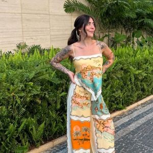 conjunto farm estampado souvenir tropical composicao viscose acetinado tamanho m marca farm origin 141492272?action_source=67222&ref=home_home&rsp=1&rspix=1