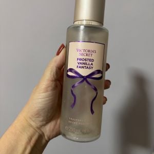 body splash victoria secret frosted vanilla fantasy 148642974?action_source=76403&ref=home_home&rsp=1&rspix=1
