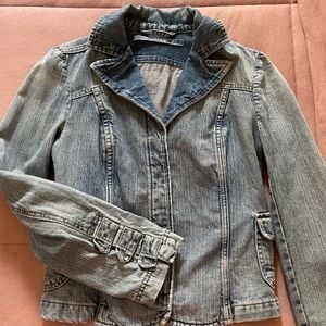 jaqueta jeans shoulder azul 42 139974607?action_source=71480&ref=home_home&rsp=1&rspix=1