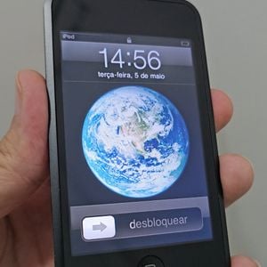 ipod touch 1 geracao apple 16gb 141905453?action_source=72998&ref=home_home&rsp=1&rspix=1
