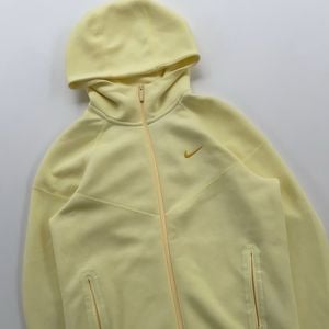 nike tech fleece nocta amarela p 150301602?action_source=75473&ref=home_home&rsp=1&rspix=1