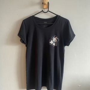 camiseta track amp field feminina estampa floral 152199813?action_source=77518&ref=home_home&rsp=1&rspix=1