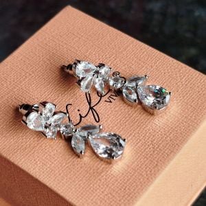 brinco prata pedras cristais brilhantes 134754203?action_source=67326&ref=home_home&rsp=1&rspix=1