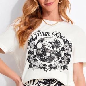 camiseta farm rio tucano g 149757898?action_source=76563&ref=home_home&rsp=1&rspix=1