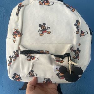 mochila infantil pequena mickey nova 105801949?action_source=66794&ref=home_home&rsp=1&rspix=1