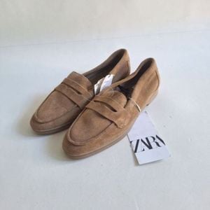 novo mocassim zara feminino couro legitimo tamanho 35 151226210?action_source=77124&ref=home_home&rsp=1&rspix=1