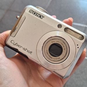 camera cybershot sony 127188310?action_source=31319&ref=home_home&rsp=1&rspix=1