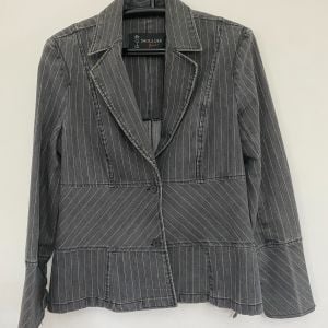 jaqueta jeans preta 127066424?action_source=71480&ref=home_home&rsp=1&rspix=1