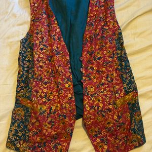 colete estampado farm 122563307?action_source=67222&ref=home_home&rsp=1&rspix=1