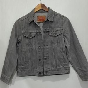 jaqueta jeans levi s feminina cinza m 150120058?action_source=75473&ref=home_home&rsp=1&rspix=1