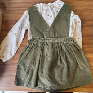 jardineira carters 126877609?action_source=63626&ref=home_home&rsp=1&rspix=1