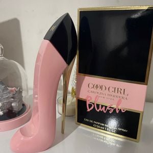 desapego perfume good girl blush frasco cheio 30ml como na foto com caixa 132908988?action_source=66827&ref=home_home&rsp=1&rspix=1