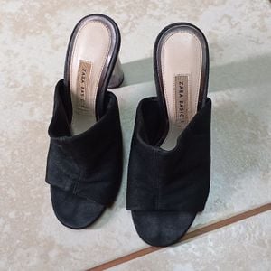 tamanco feminino preto zara tamanho 36 148482655?action_source=76396&ref=home_home&rsp=1&rspix=1