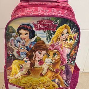 mochila princesas disney 130680660?action_source=66794&ref=home_home&rsp=1&rspix=1