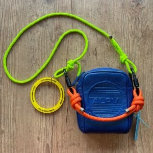 bolsa crossbody alpv alexandre pavao azul 144004632?action_source=64648&ref=home_home&rsp=1&rspix=1