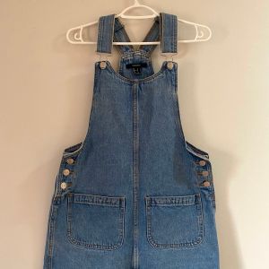 vestido salopete jeans forever 21 146349623?action_source=74549&ref=home_home&rsp=1&rspix=1