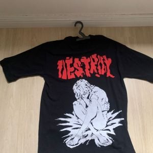 camiseta oversized berserk 142848784?action_source=72140&ref=home_home&rsp=1&rspix=1