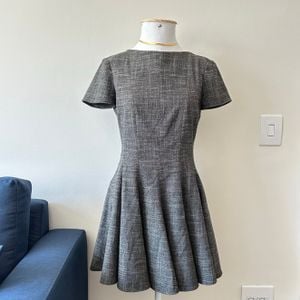 vestido cinza rodado zara 133273762?action_source=66827&ref=home_home&rsp=1&rspix=1