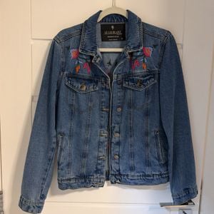 jaqueta jeans le lis blanc bordada p 140389580?action_source=70657&ref=home_home&rsp=1&rspix=1