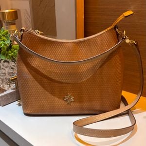 bolsa crossbody luz da lua caramelo 144450710?action_source=67222&ref=home_home&rsp=1&rspix=1