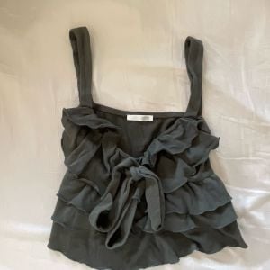 top zara feminino verde escuro 147967917?action_source=75772&ref=home_home&rsp=1&rspix=1