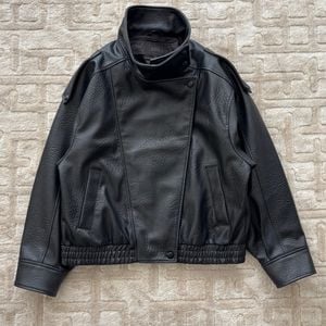 jaqueta zara poliuretano preta xl feminina 150281274?action_source=72470&ref=home_home&rsp=1&rspix=1