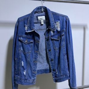 jaqueta jeans forever 21 azul 148069279?action_source=31319&ref=home_home&rsp=1&rspix=1
