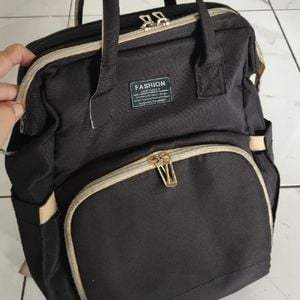 mochila de maternidade vira berco 121244323?action_source=66794&ref=home_home&rsp=1&rspix=1