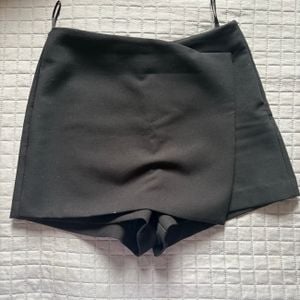shortsaia da zara tamanho p 133459622?action_source=75772&ref=home_home&rsp=1&rspix=1