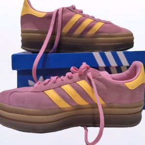 tenis adidas gazelle bold rosa e amarelo 36 139619423?action_source=31946&ref=home_home&rsp=1&rspix=1