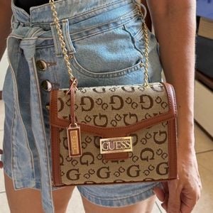 bolsa guess alca corrente dourada 139685155?action_source=70655&ref=home_home&rsp=1&rspix=1