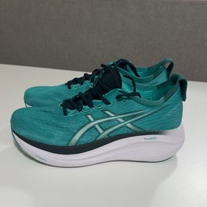 tênis asics gel nimbus 27 - verde