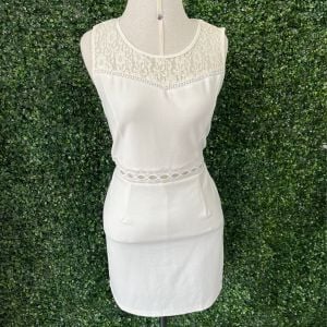 vestido curto off white casamento civil ano novo tamanho g 133247430?action_source=66695&ref=home_home&rsp=1&rspix=1