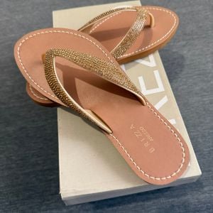 chinelo brizza arezzo 35 36 150267607?action_source=75868&ref=home_home&rsp=1&rspix=1