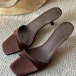 sandalia feminina salto fino marrom 138516336?action_source=72470&ref=home_home&rsp=1&rspix=1