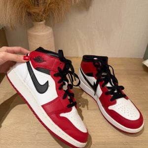 tenis nike air jordan 1 mid gs chicago 37 142296531?action_source=72470&ref=home_home&rsp=1&rspix=1