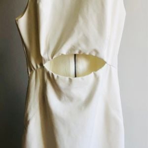 vestido creme cut out m 119988041?action_source=64649&ref=home_home&rsp=1&rspix=1