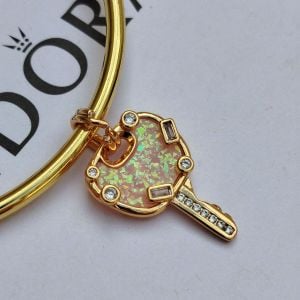 berloque pandora chave dourada charm 147189359?action_source=67326&ref=home_home&rsp=1&rspix=1