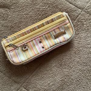 estojo escolar 127736628?action_source=67388&ref=home_home&rsp=1&rspix=1