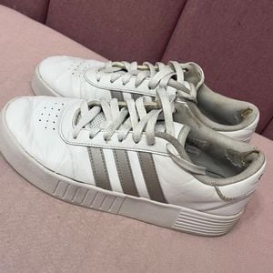 tenis adidas court bold 122288762?action_source=31946&ref=home_home&rsp=1&rspix=1