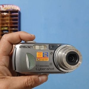 camera digital sony 5 1 mp cyber shot dsc p93 147243734?action_source=67222&ref=home_home&rsp=1&rspix=1