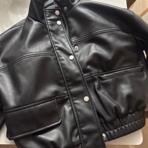 jaqueta bomber renner couro preta g inv 26 148187495?action_source=75013&ref=home_home&rsp=1&rspix=1