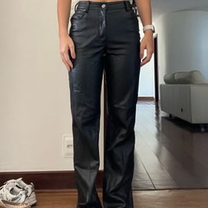 calca zara baggy couro preta 141025117?action_source=72767&ref=home_home&rsp=1&rspix=1