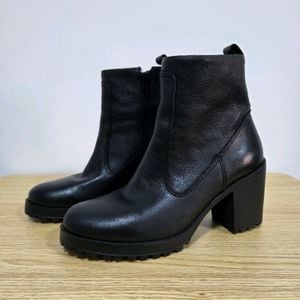 bota feminina nova de couro legitimo da loja prego tamanho 35 em perfeito estado 138092598?action_source=73163&ref=home_home&rsp=1&rspix=1