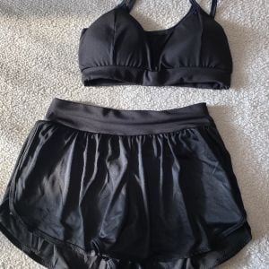 conjunto de academia shein 148246614?action_source=75018&ref=home_home&rsp=1&rspix=1