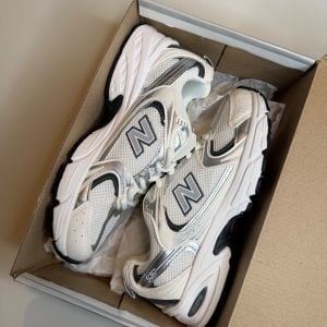 new balance 530 145432755?action_source=72470&ref=home_home&rsp=1&rspix=1