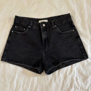short jeans hering nv preto 38 150222643?action_source=75868&ref=home_home&rsp=1&rspix=1