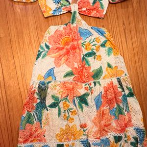 vestido farm laise bordado estampado flores 136779678?action_source=68477&ref=home_home&rsp=1&rspix=1