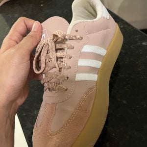 adidas gazelle silver green womens Tnis Adidas Samba OG Feminino Branco/Rosa IG5932  NewSkull